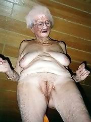 Grandma porn showing mature older pussy